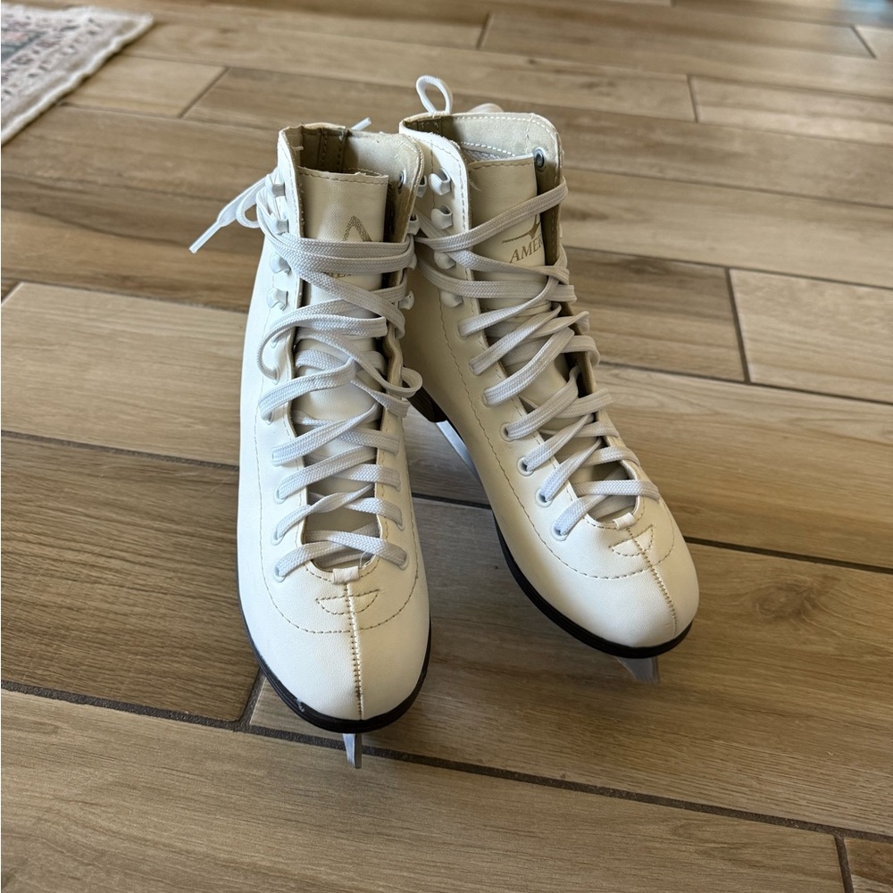 American Athletic -Ice Skates / Figure Skates - Women’s Size 5